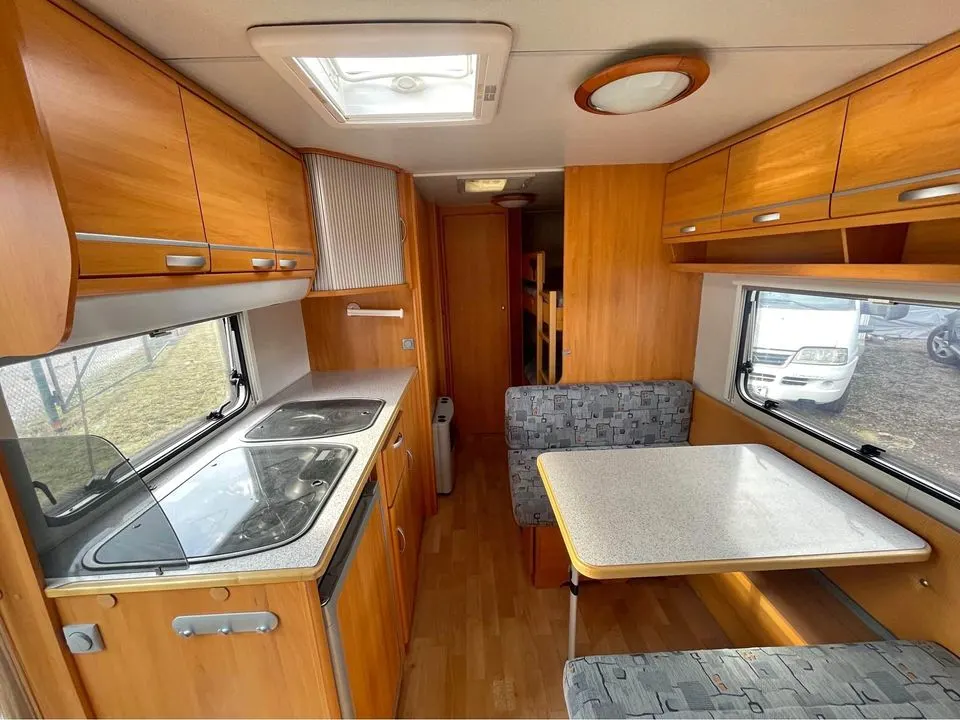 Karavan Wilk S3 560 DM