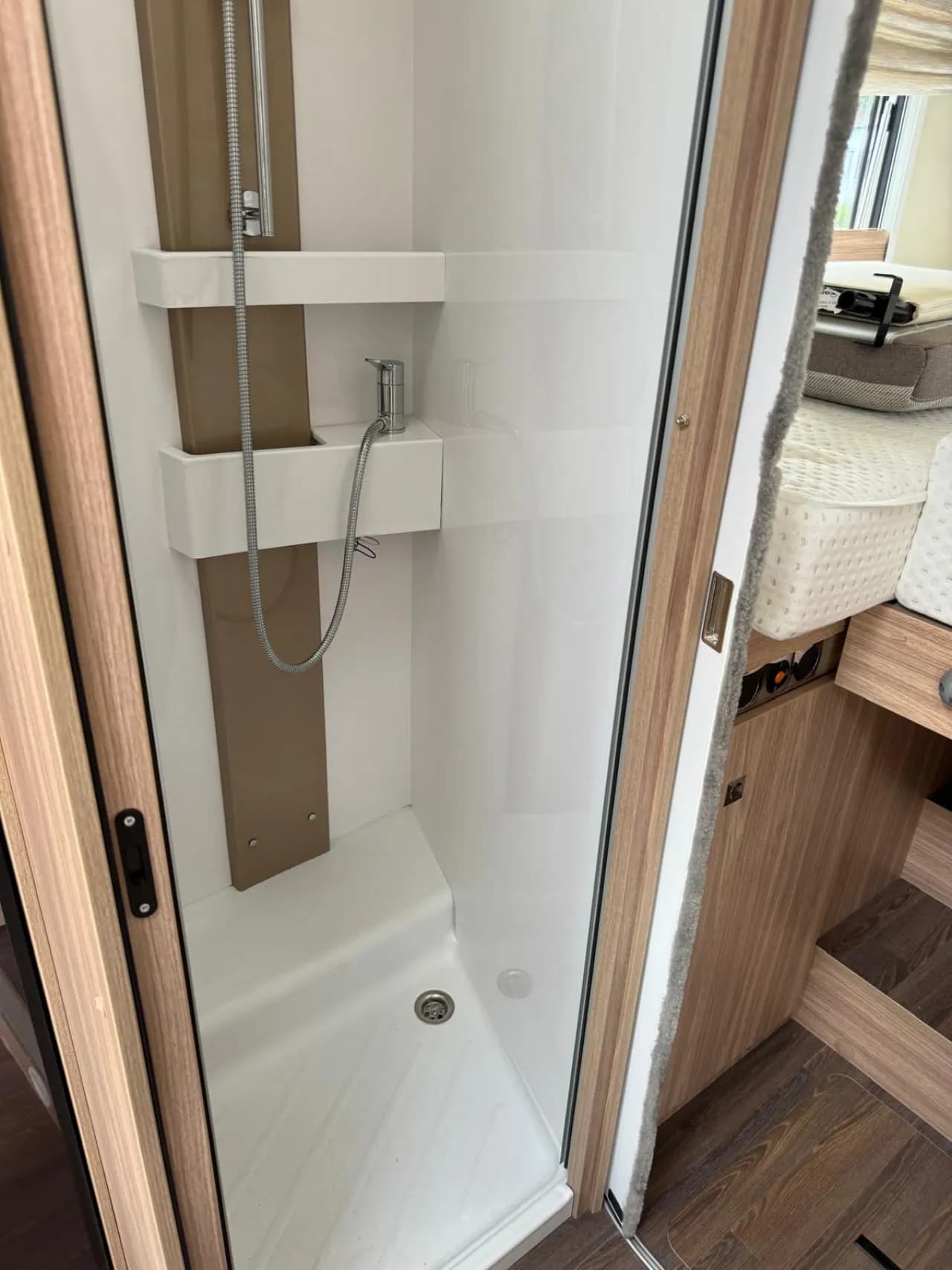 Bürstner Delfin T690 G 4